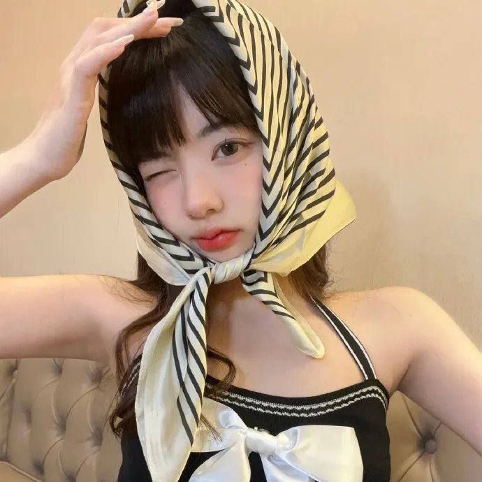 蒙娜丽莎与血月